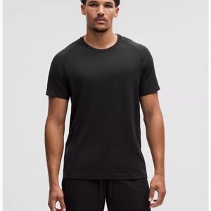 lululemon athletica Black Short Sleeve Tee
